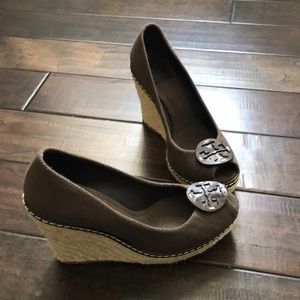Tory Burch brown canvas wedge peep toe heels sz 9.5!